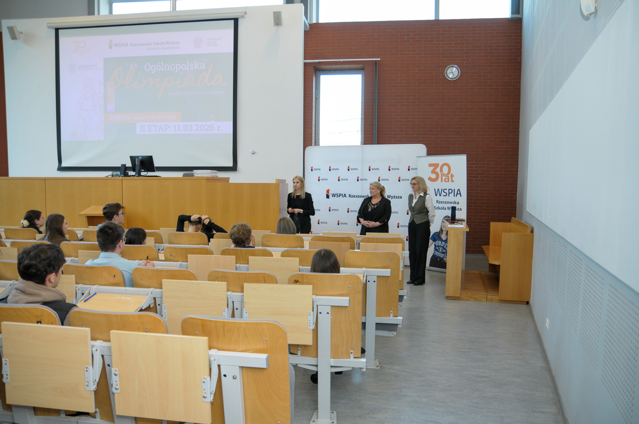 Ponad 500 uczniów walczyło w II etapie Ogólnopolskiej Olimpiady Wiedzy o Państwie i Prawie